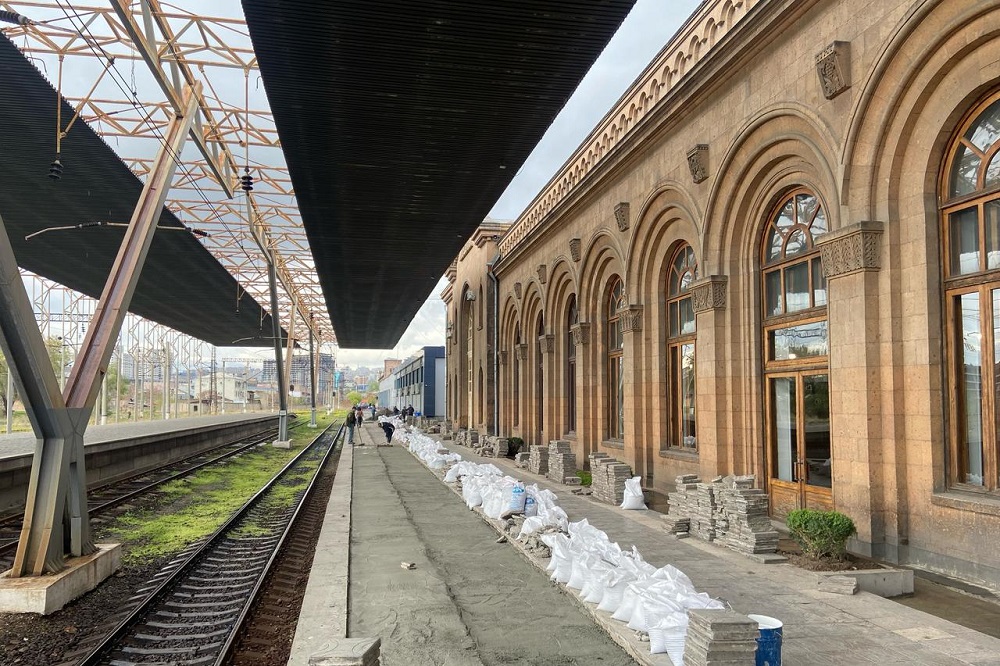 Հարթակների բարեկարգում՝ ուղևորների հարմարավետության համար