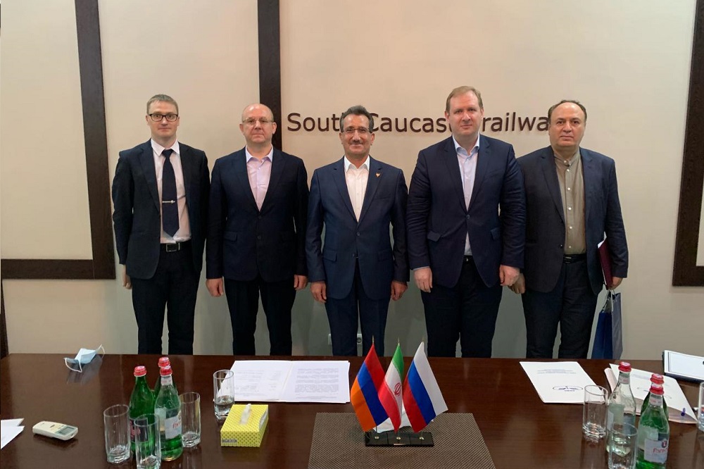 ՀԿԵ գլխավոր տնօրենը և Իրանի ճանապարհների փոխնախարարը քննարկել են երկաթուղային փոխադրումների հարցում համագործակցության հեռանկարները