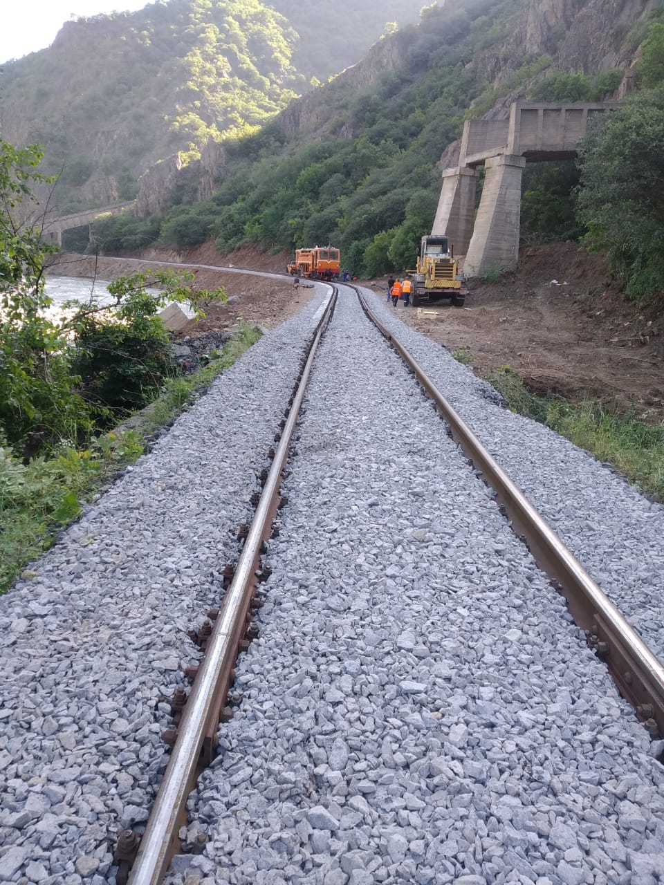 Հայաստանի, Ռուսաստանի և Վրաստանի մասնագետներն աշխատում են ավերված երկաթուղային ենթակառուցվածքի վերականգնման ուղղությամբ