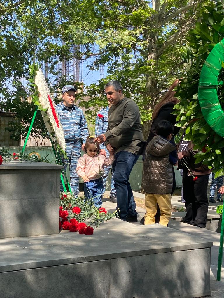 Железнодорожники почтили память павших в Великой Отечественной войне и Освободительной войне в Арцахе