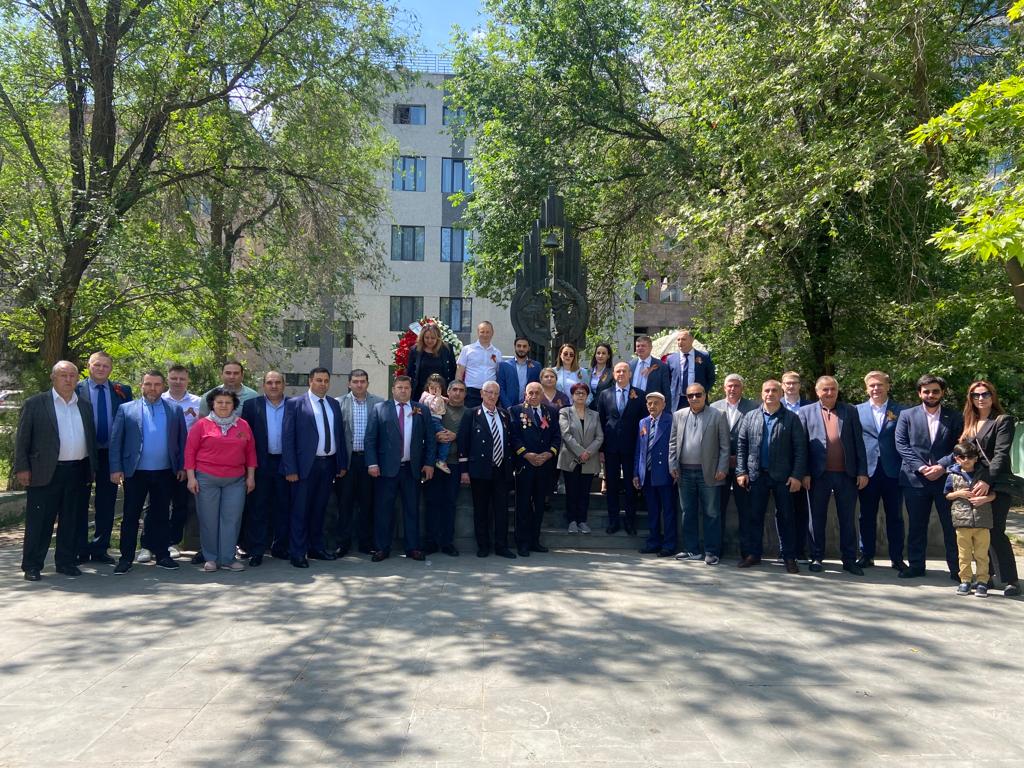 Железнодорожники почтили память павших в Великой Отечественной войне и Освободительной войне в Арцахе