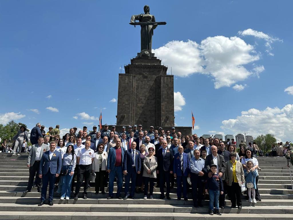 Железнодорожники почтили память павших в Великой Отечественной войне и Освободительной войне в Арцахе