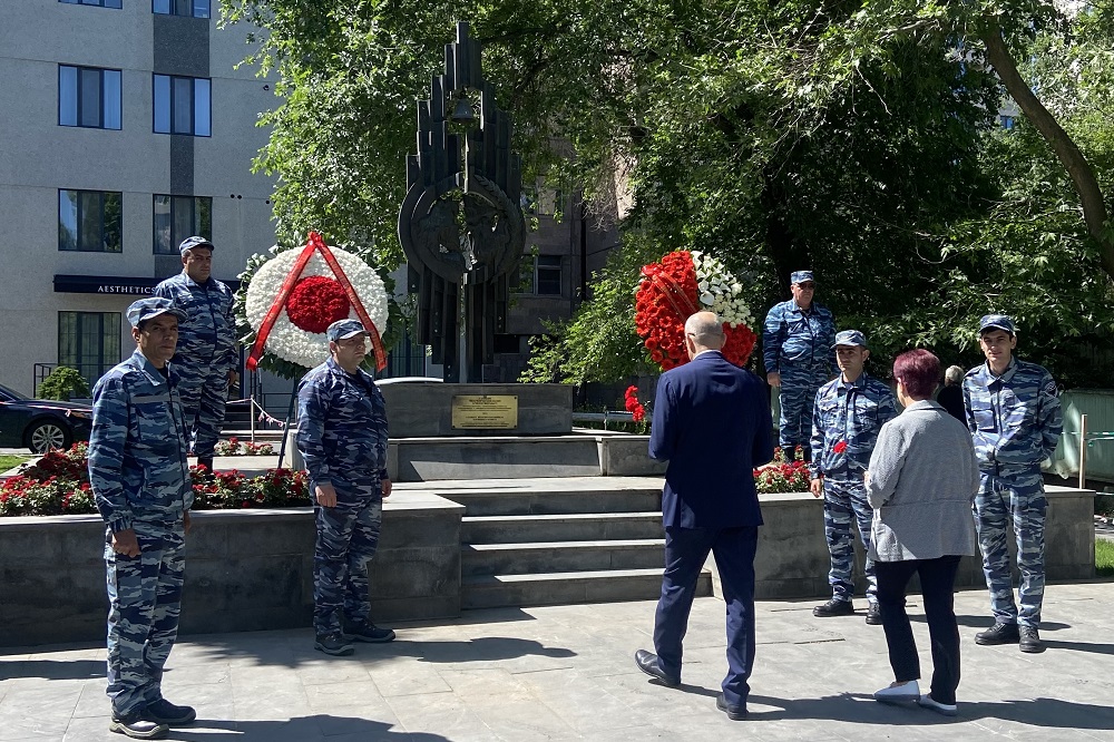 Коллектив ЮКЖД почтил память павших в Великой Отечественной войне и Освободительной войне в Арцахе