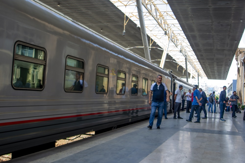 ՀԿԵ-ի ղեկավարությունը Երեւան-Բաթումի առաջին գնացքի ուղեւորների թվում է