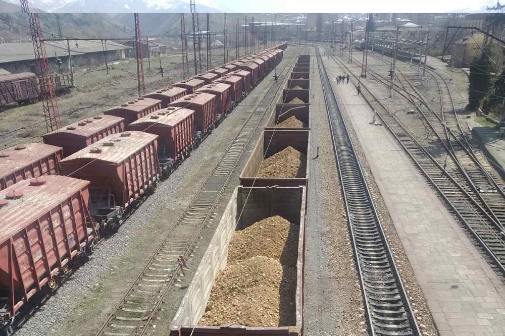 ЮКЖД осуществила перевозку золотоносной руды из Ванадзора в Арарат