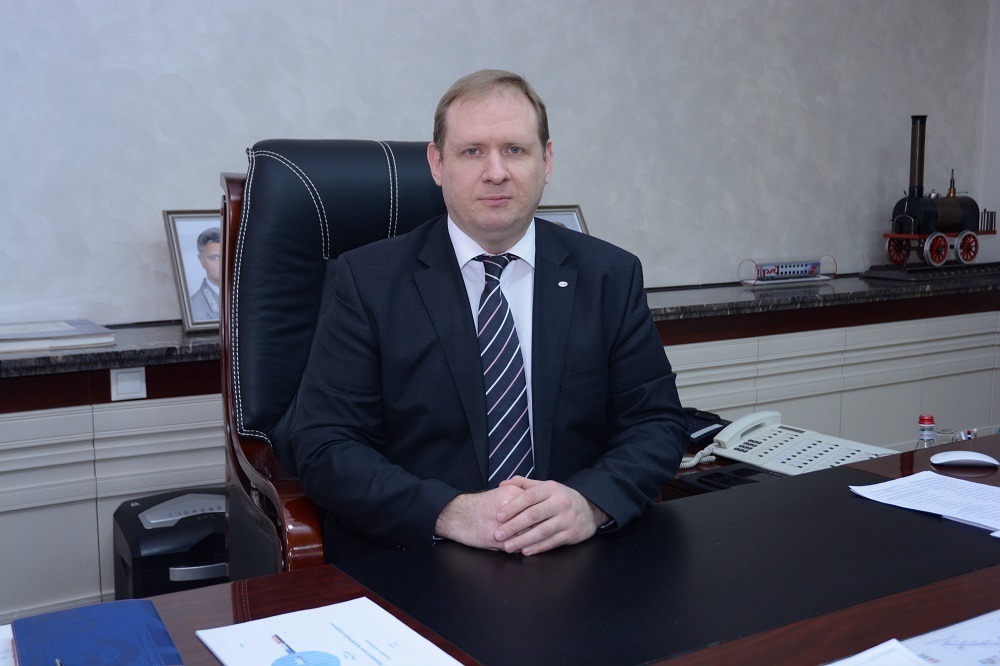 Дорогие коллеги-железнодорожники, уважаемые ветераны!